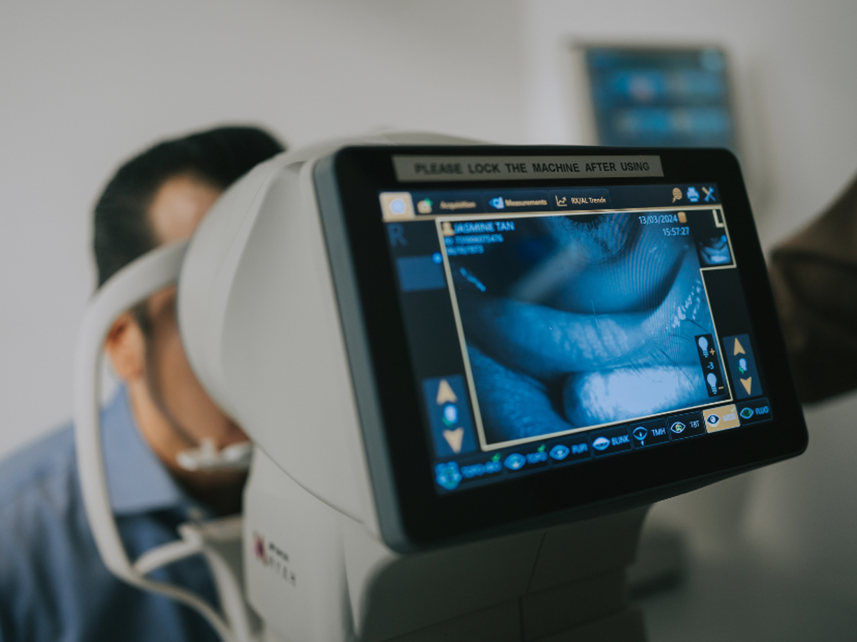 透视“甜蜜”危机：OCT 与 DRS 在保护糖尿病患者视力中的关键作用